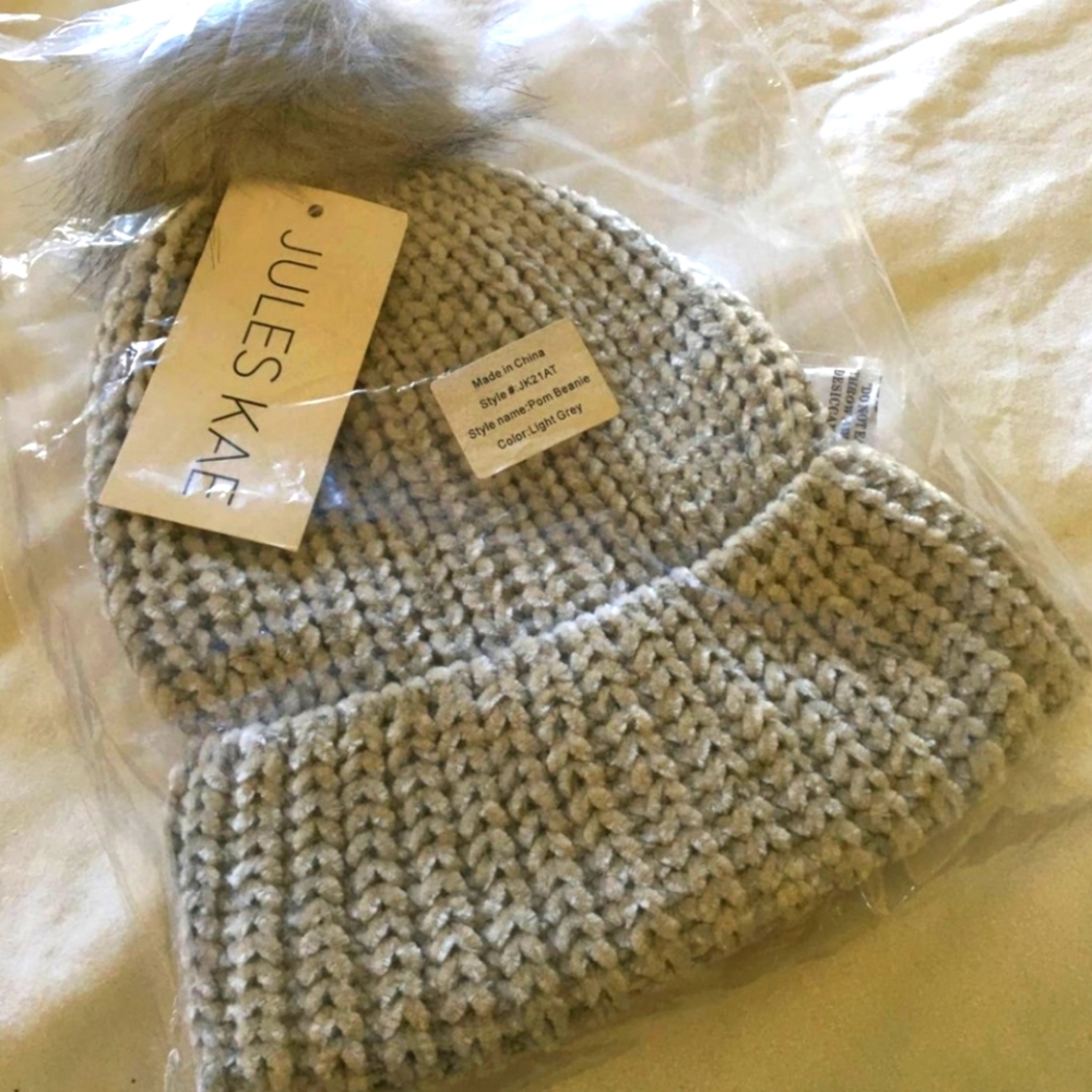 JULES KAE POM BEANIE GRAY NWT